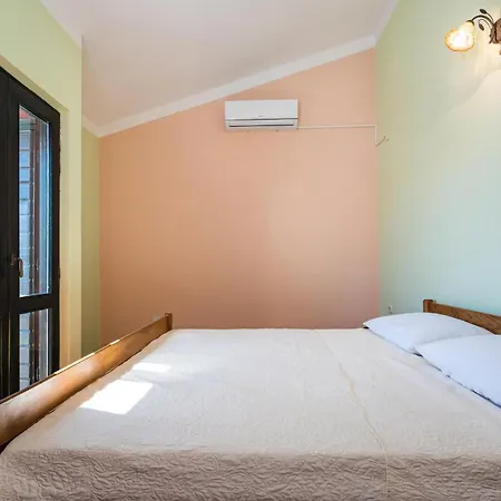 Σπίτι διακοπών Pet Friendly In With Wifi Posedarje
